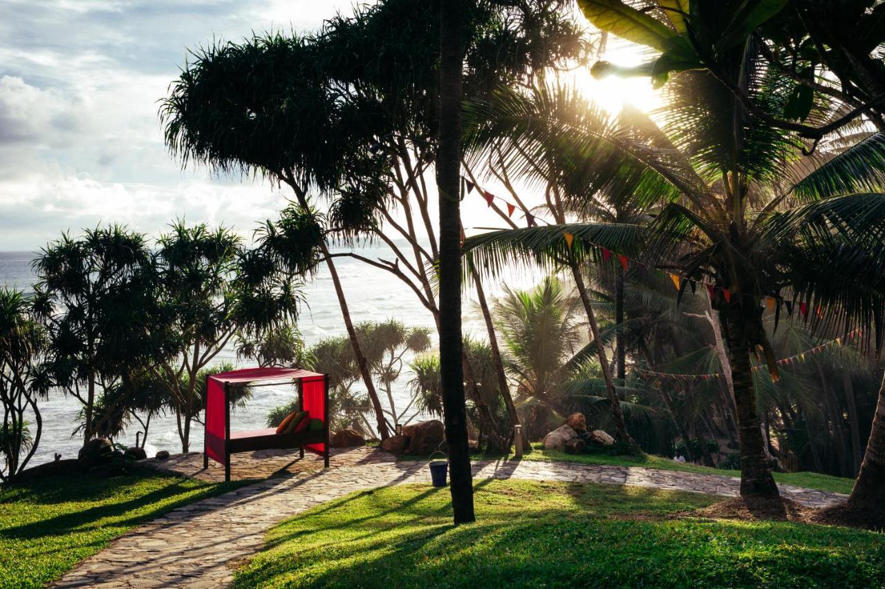 Utmt - Underneath The Mango Tree Spa & Beach Resort Діквелла Екстер'єр фото