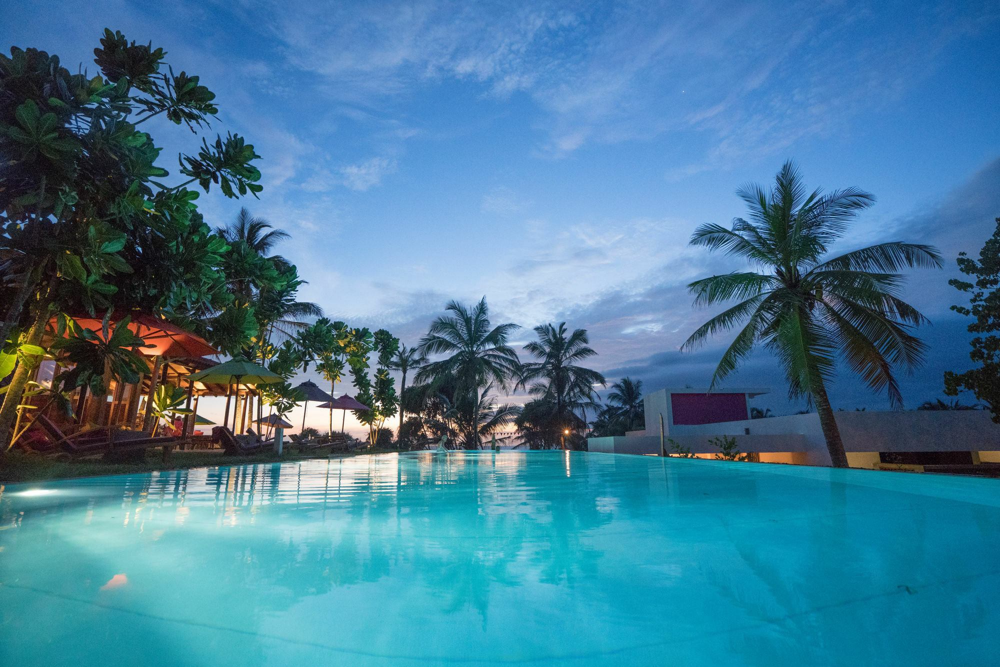Utmt - Underneath The Mango Tree Spa & Beach Resort Діквелла Екстер'єр фото
